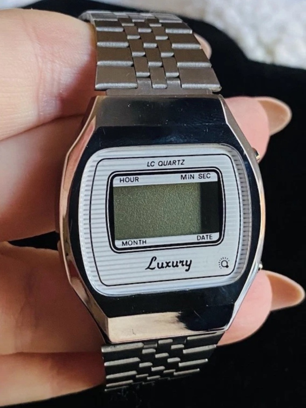 Vintage LC Quartz Luxury Mens Wristwatch Silver Tone Digital Month Date